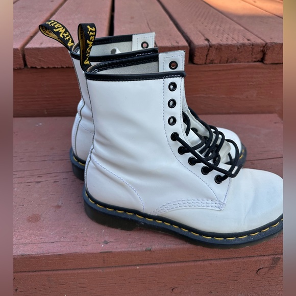 WHITE leather Dr. Martens 1460 lace up boots - good condition - size US 7 L - Picture 16 of 16